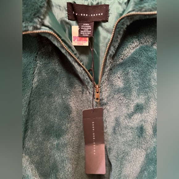 VS PINK Faux Fur Jacket - Picture 6 of 6